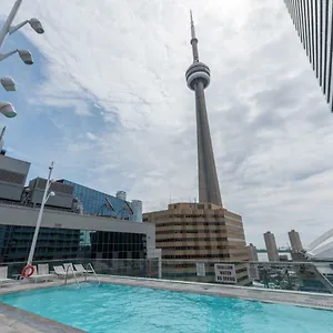 Luxury On Cn Tower Apartment